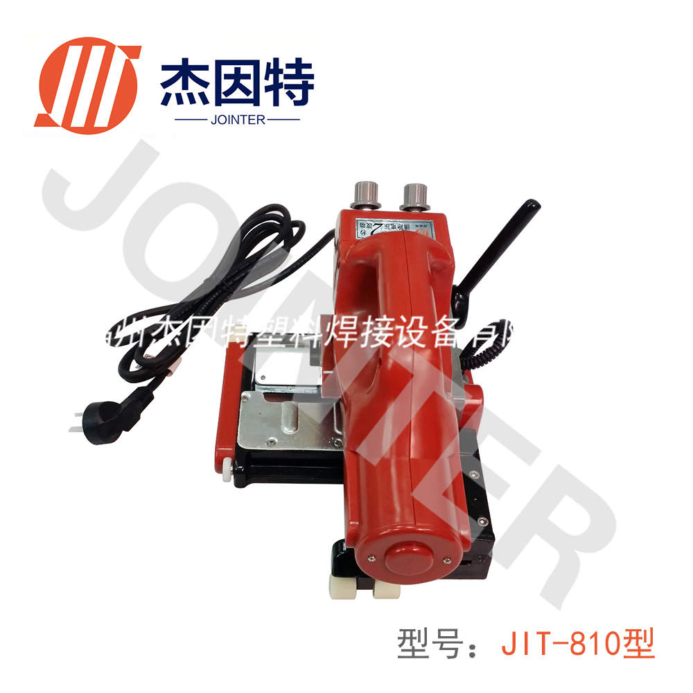 在使用屋面防水焊机的过程中，如何确保操作安全？